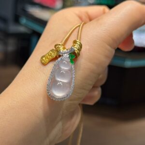 翡翠茅臺白胖冰豆