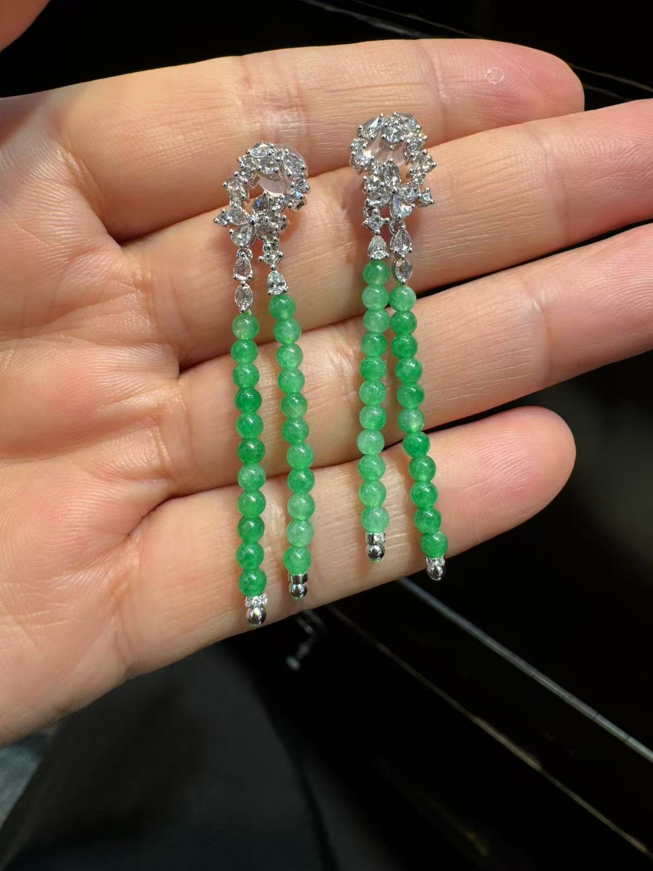 天然緬料冰種甜陽綠翡翠珠子時尚耳墜 - 图片 6