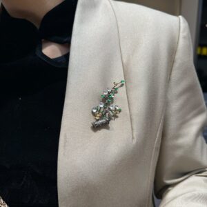 天然緬料玻璃種翡翠設計藝術款胸針