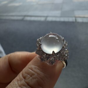 天然緬料高冰種翡翠蛋面戒指