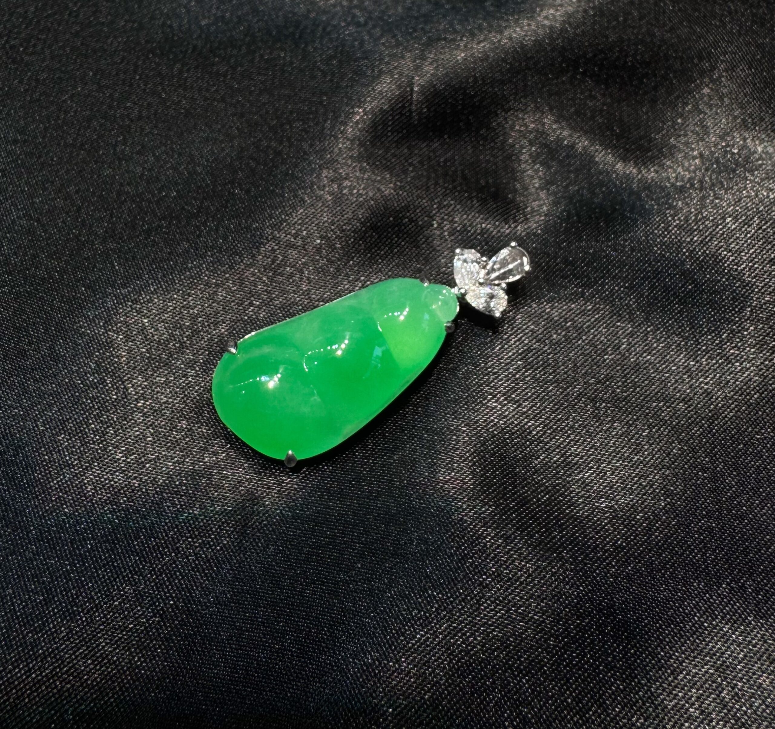 天然緬料老坑冰糯種陽綠翡翠四季福豆掛墜 - 图片 8