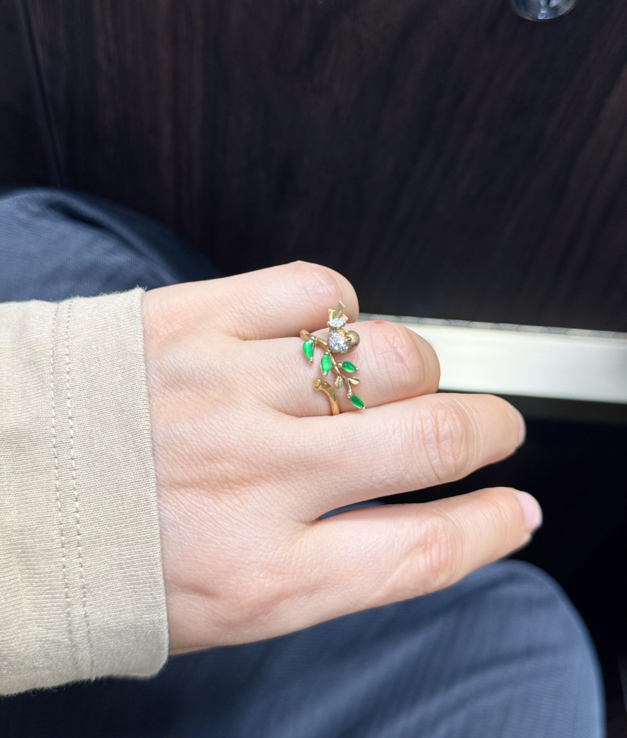 天然緬料高冰辣綠翡翠設計款戒指 - 图片 6