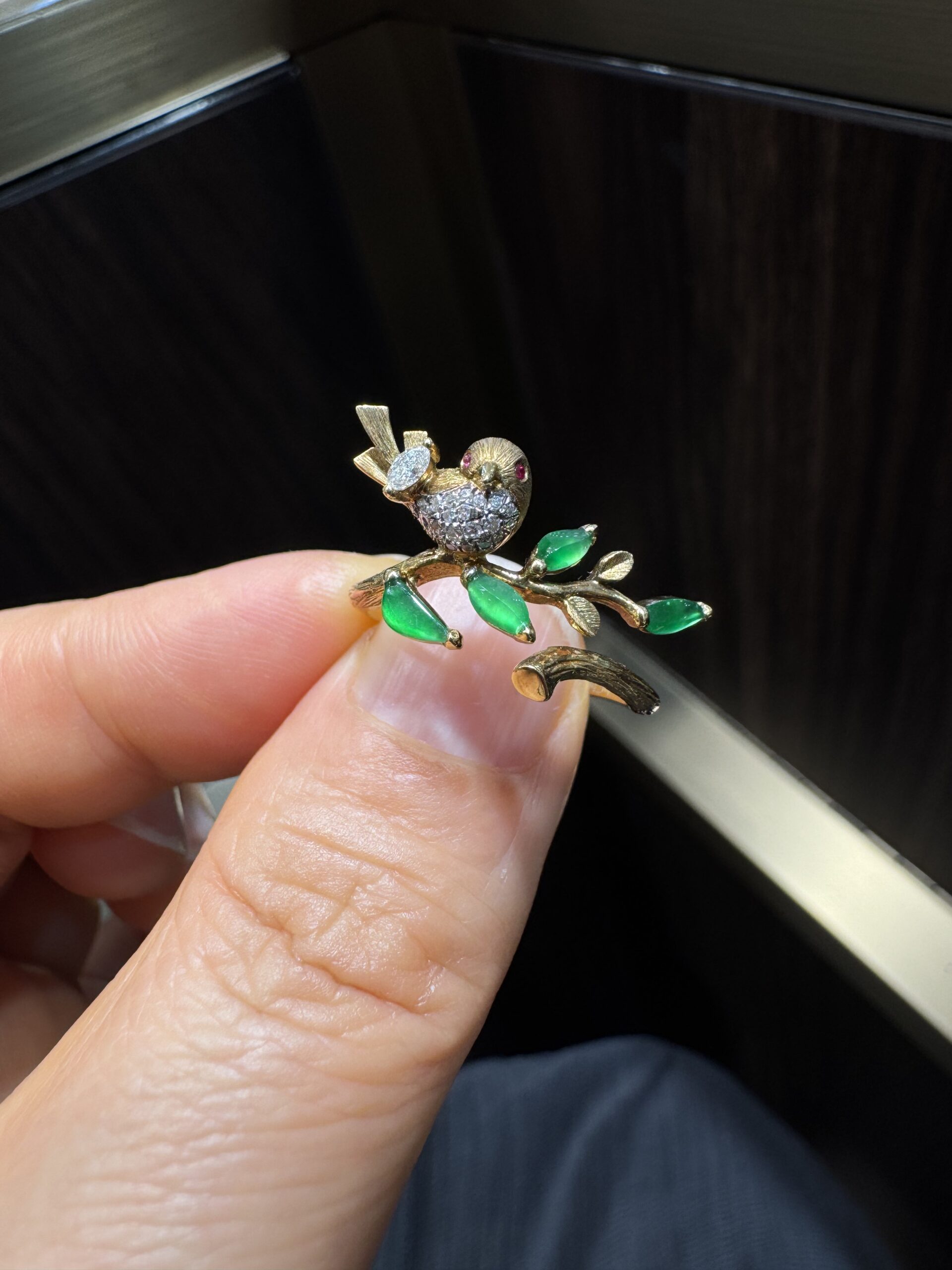 天然緬料高冰辣綠翡翠設計款戒指 - 图片 5