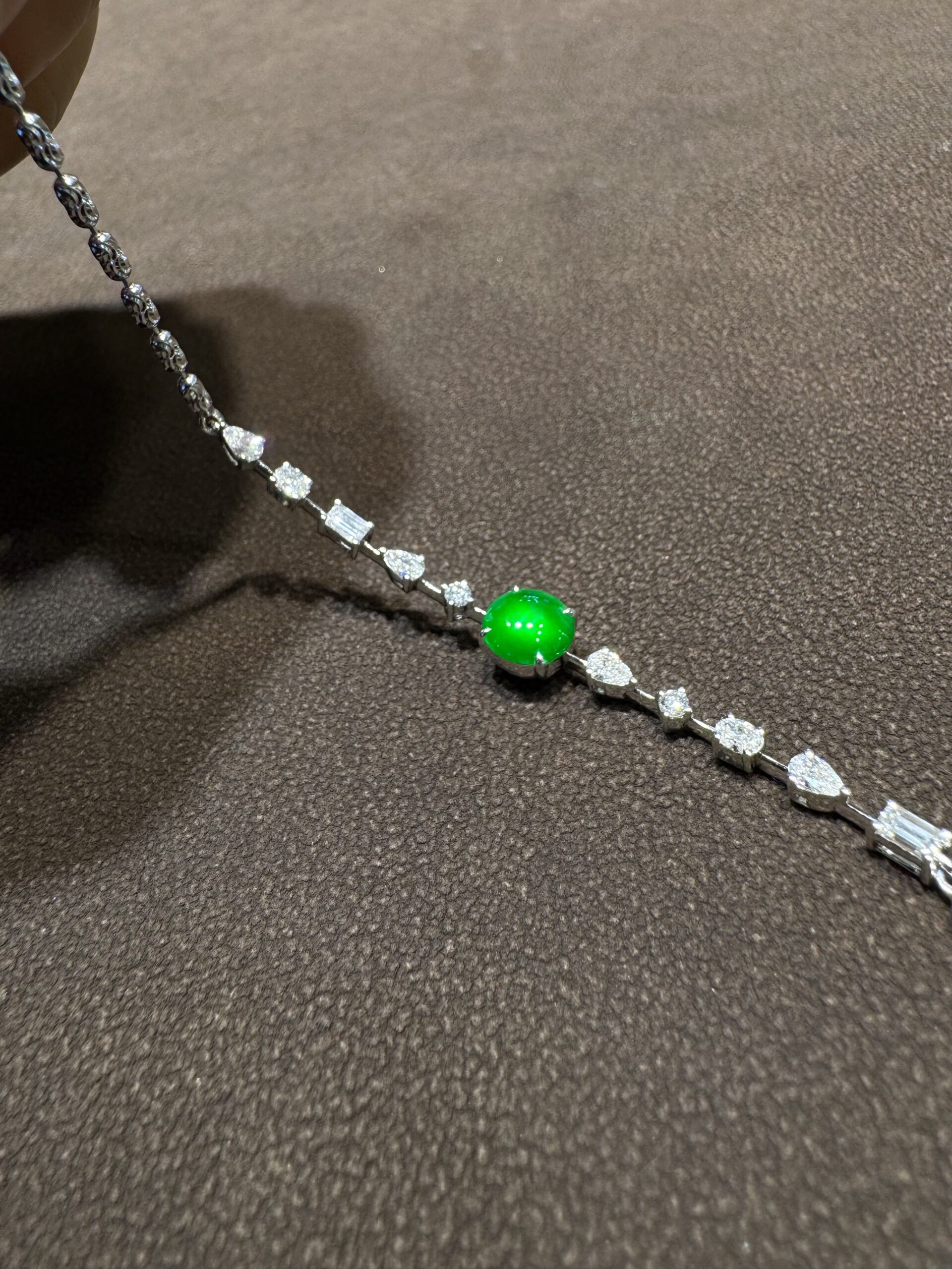 天然緬料冰種陽綠翡翠蛋面手鏈 - 图片 5