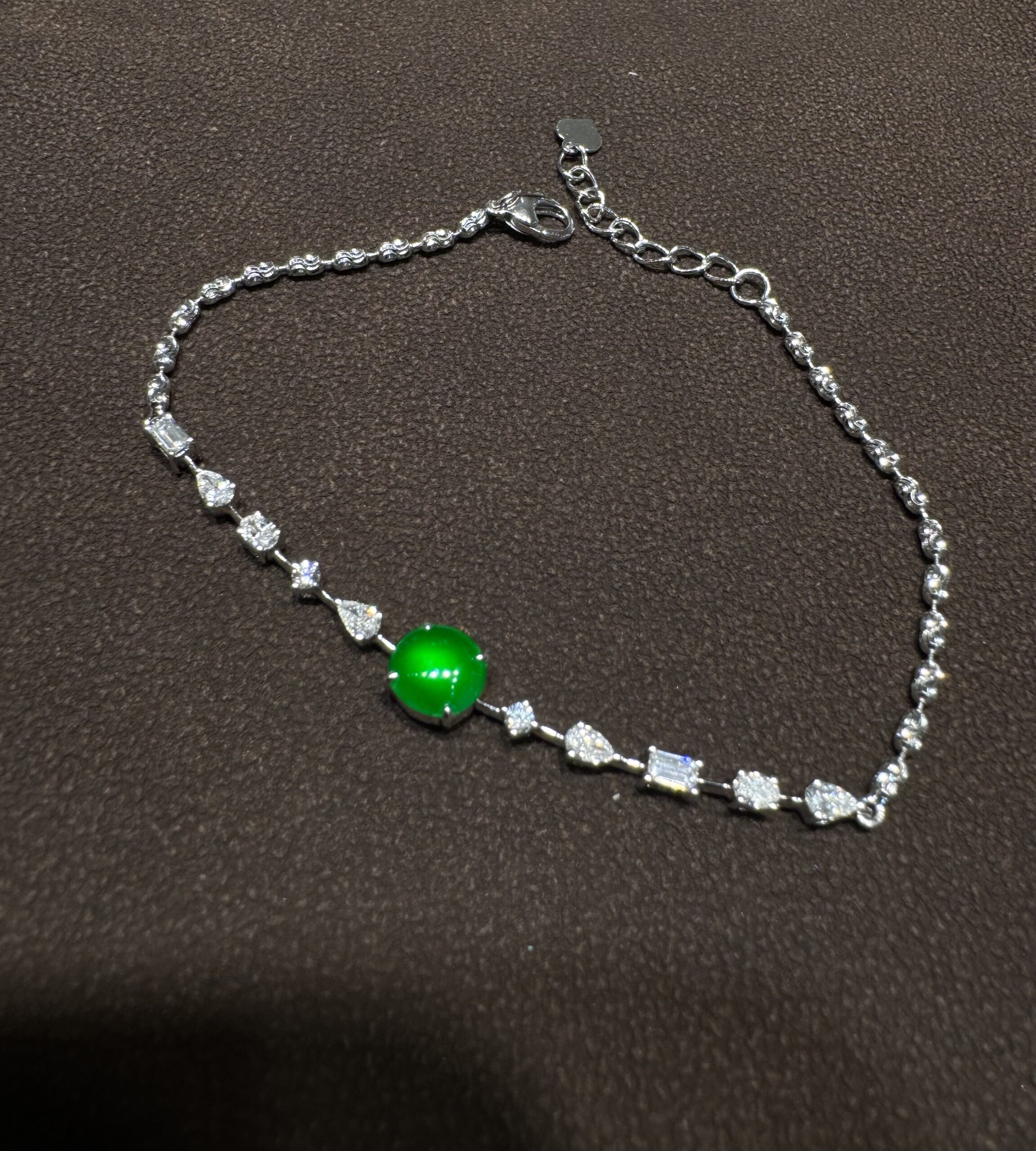 天然緬料冰種陽綠翡翠蛋面手鏈 - 图片 3