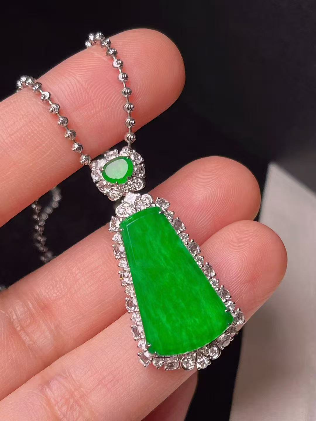 天然緬料老坑陽綠翡翠無事牌吊墜 - 图片 4