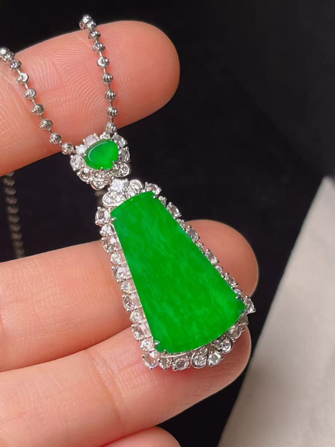 天然緬料老坑陽綠翡翠無事牌吊墜 - 图片 5