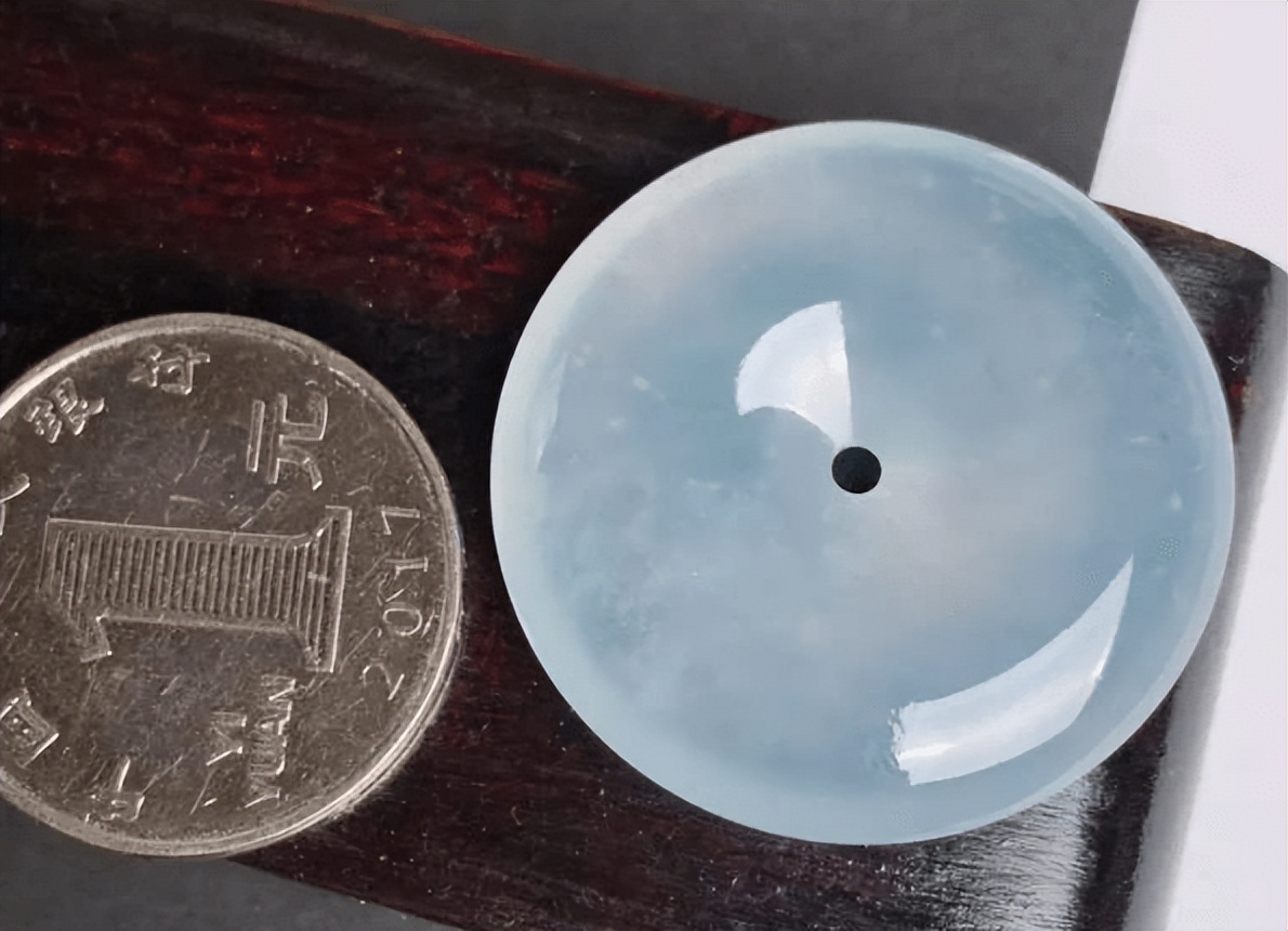 不知道怎麼看翡翠真假? 教你幾個鑒定翡翠真假的小妙招