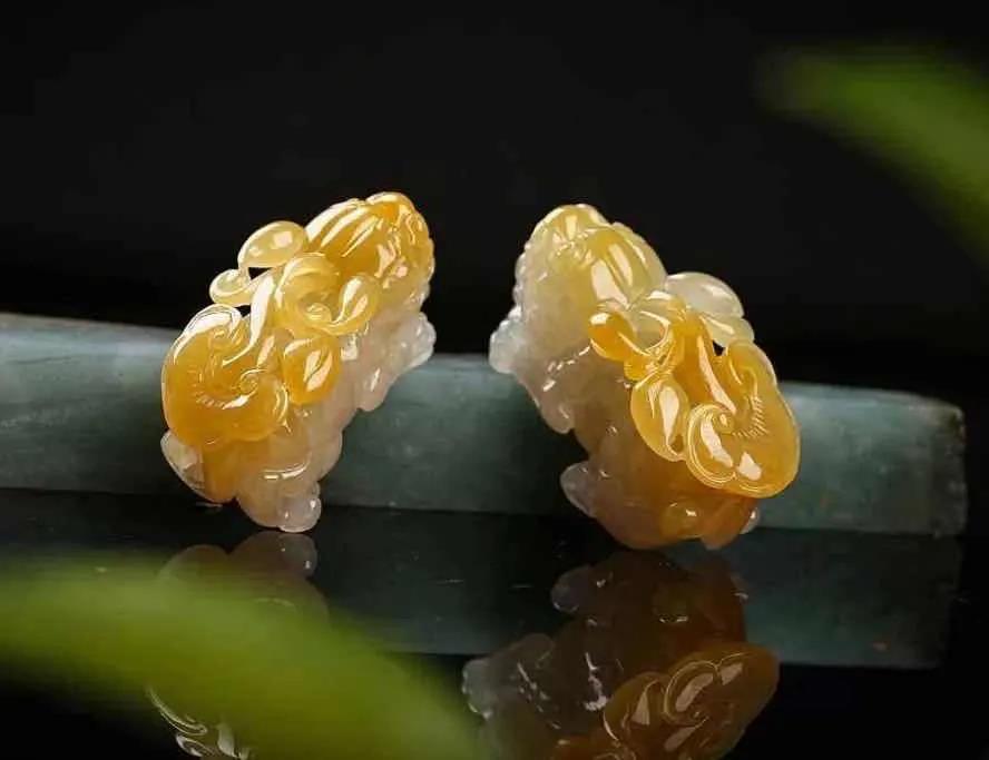 為什麼翡翠可以是「五顏六色」的?