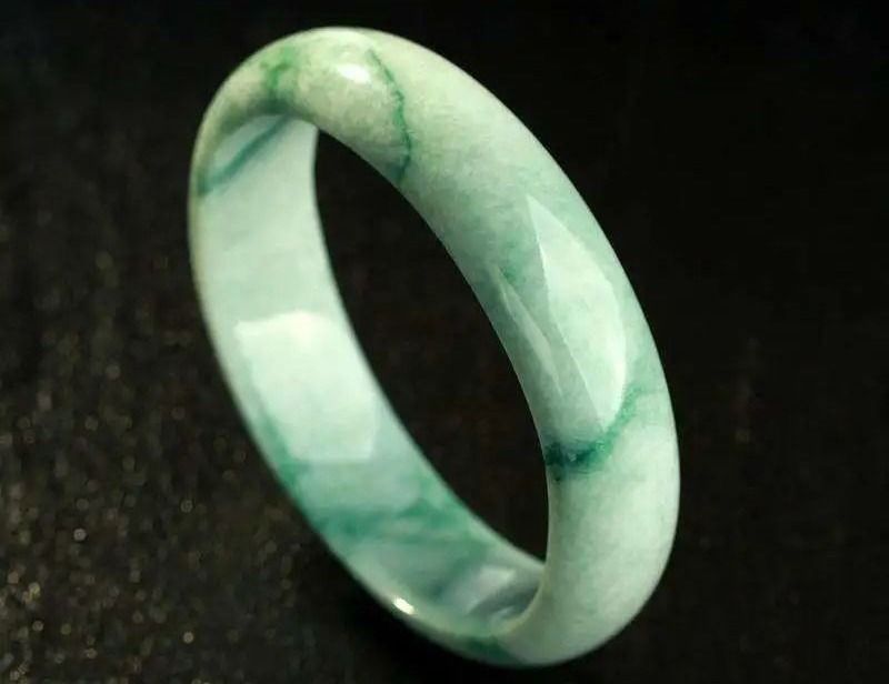 什麼是翠絲種翡翠? 和金絲種翡翠有什麼區別?