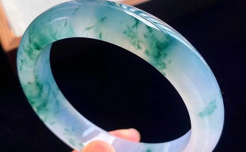 什麼是翠絲種翡翠? 和金絲種翡翠有什麼區別?