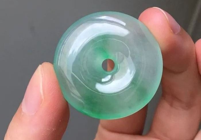 什麼是翠絲種翡翠? 和金絲種翡翠有什麼區別?