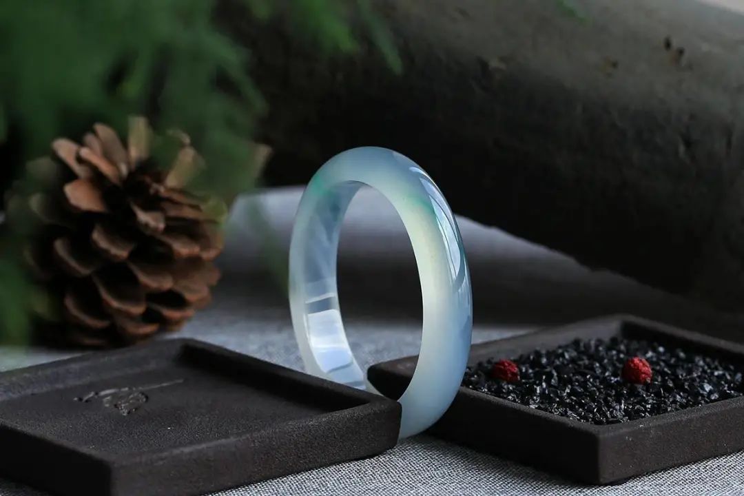 什麼是翠絲種翡翠? 和金絲種翡翠有什麼區別?