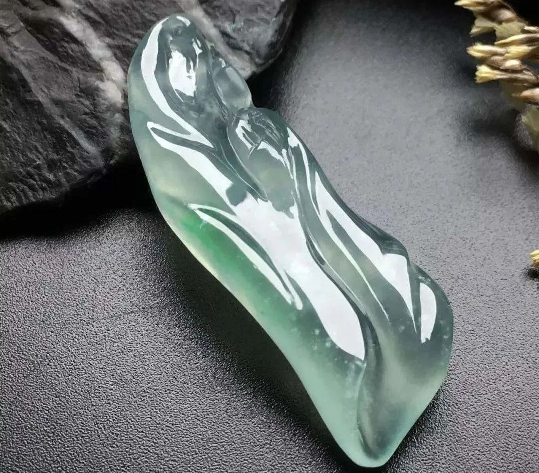 什麼是翠絲種翡翠? 和金絲種翡翠有什麼區別?