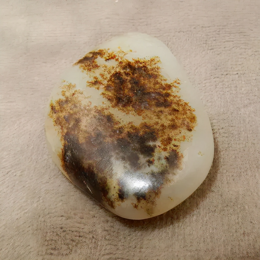 買玉漲不漲,全看一條線?和田玉奇料中最牛的三種“一線天”